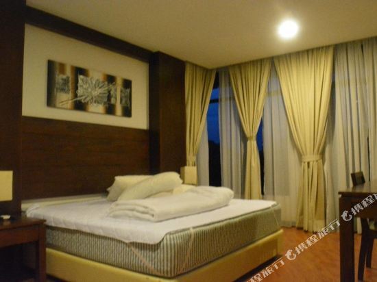 Samsuria Beach Resort & Residence
