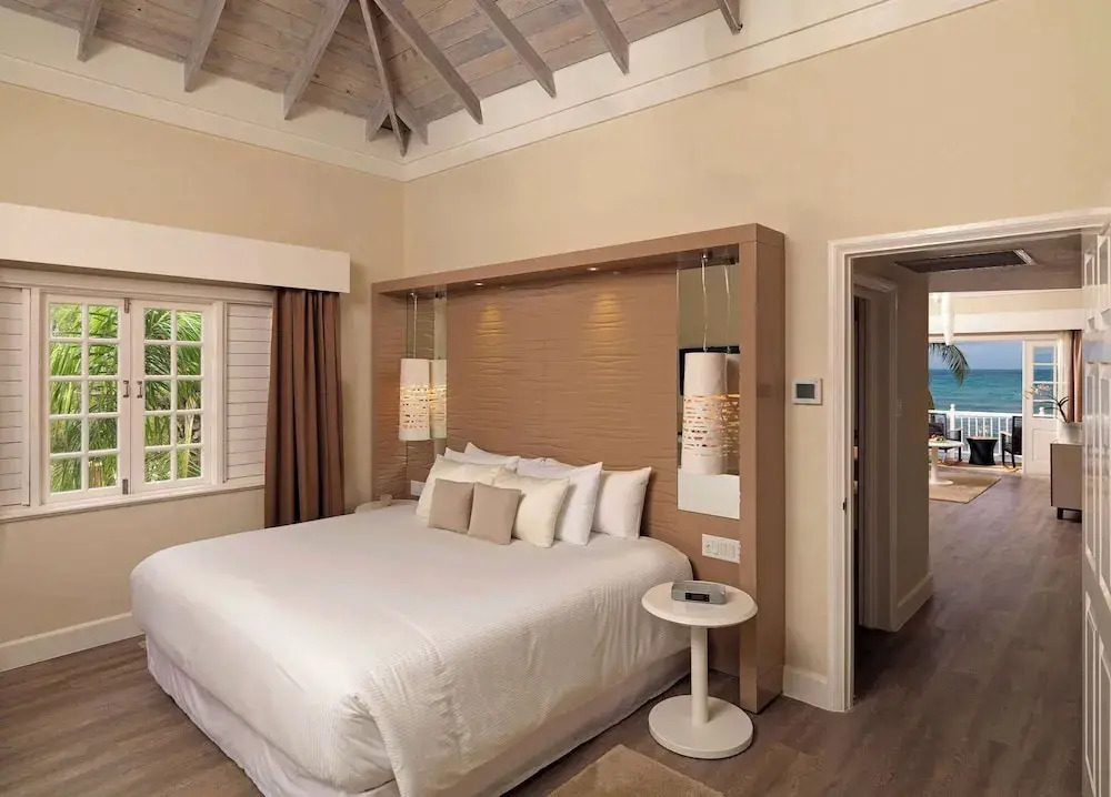 Royal Double Suite full double bed