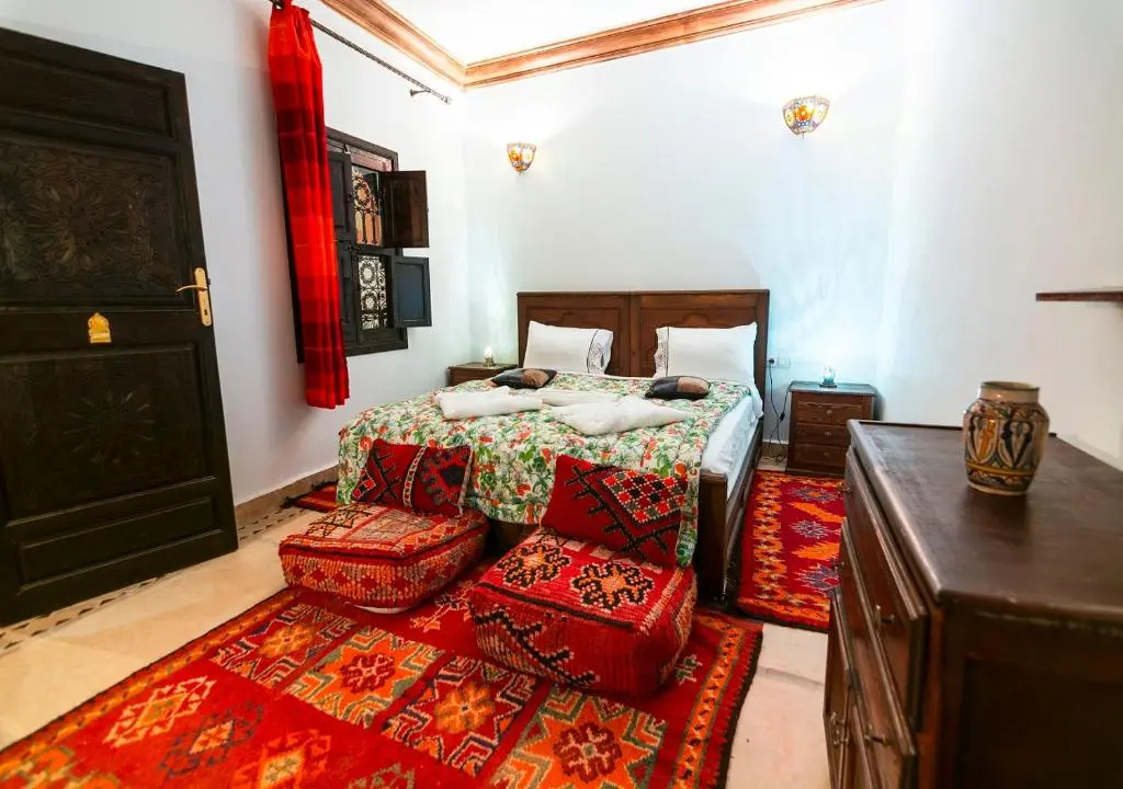 Deluxe Double room (full double bed)