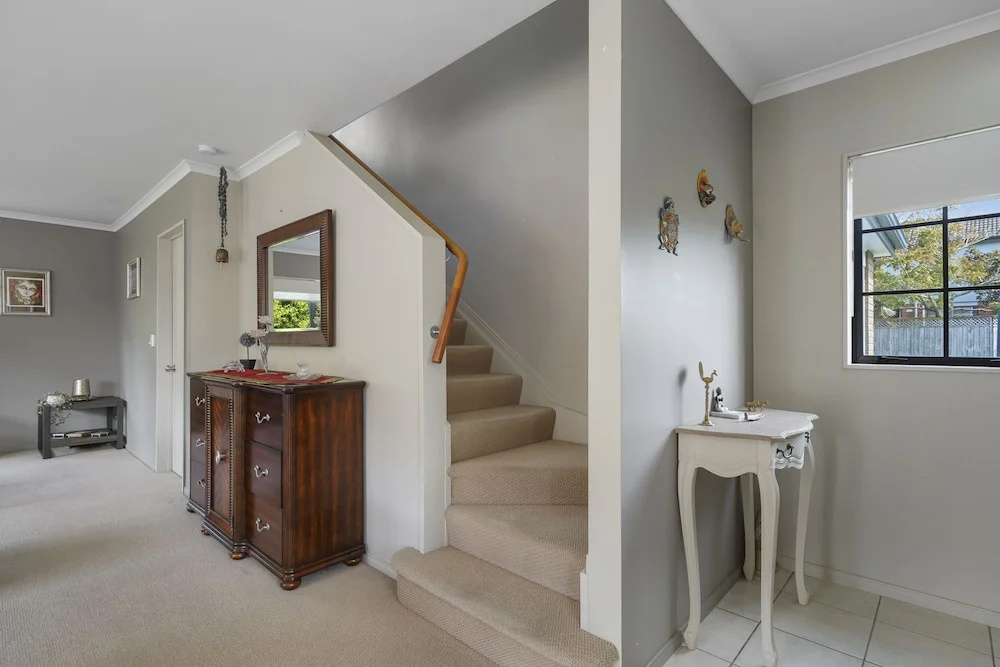 Spacious Family Home -Fully Fenced Yard - фото 10