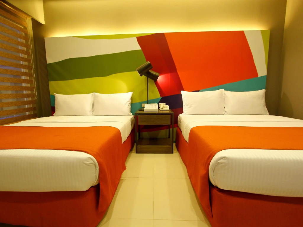 Deluxe room with pool view