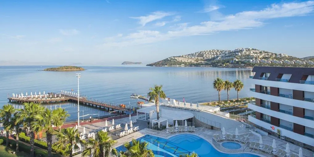 Beach & Waterfront