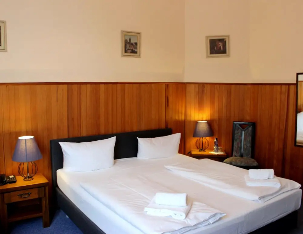 Economy room