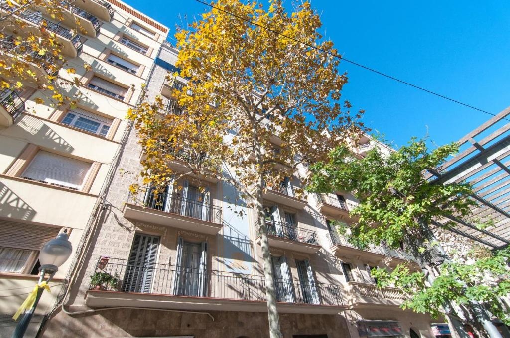 FridaysFlats, Sagrado Silencio - 3 BDR right by Sagrada Familia