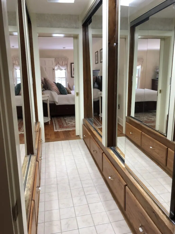 Standard Double room with lake view (full double bed)
