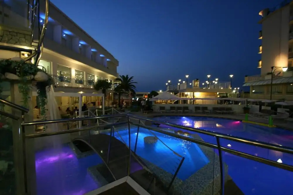Hotel photo 16