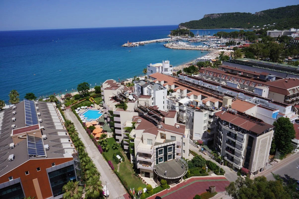 Beach & Waterfront