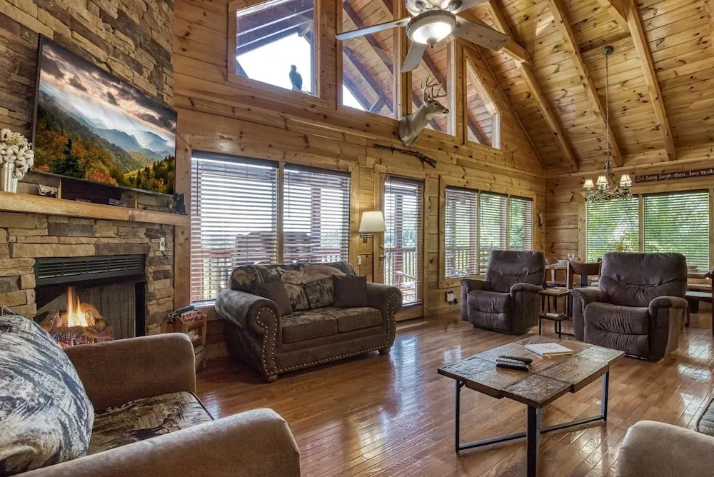 Ern857 - A Dream Come True - Great Location! Close To All The Action! 3 Bedroom Cabin by RedAwning