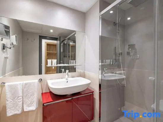 Superior Double room (full double bed)