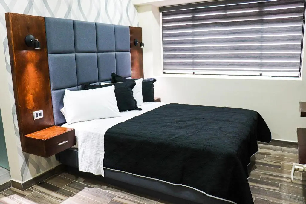 Deluxe Double room (full double bed)