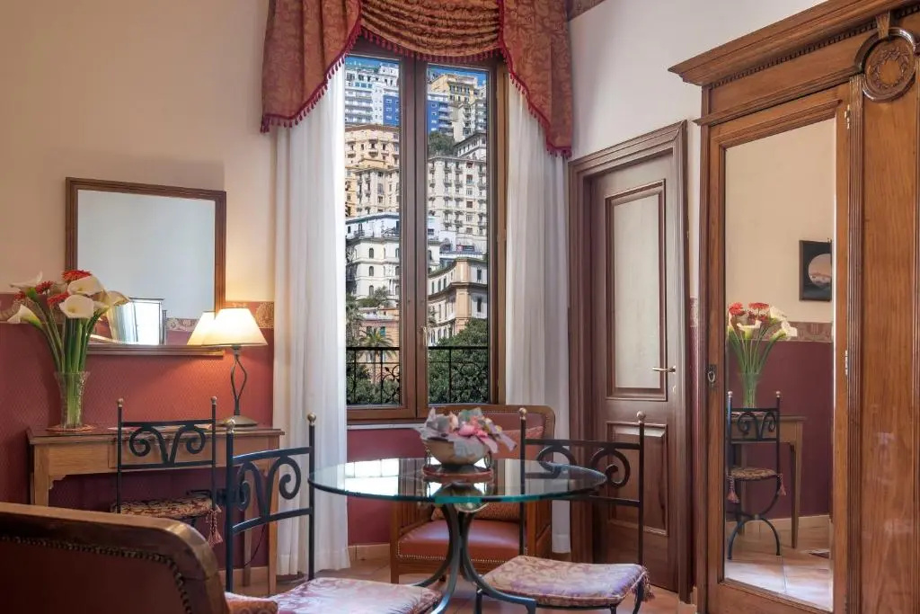 Pinto Storey Hotel - Chambres