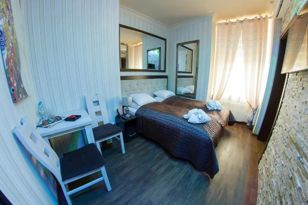 Economy room