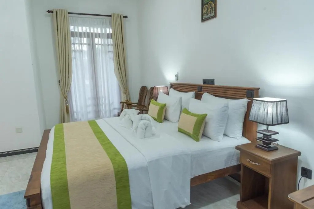 Deluxe Double room (full double bed)