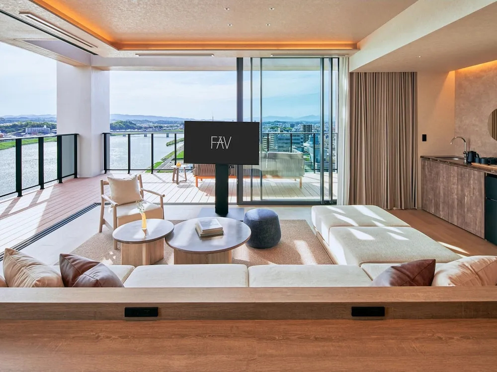 Suite with balcony