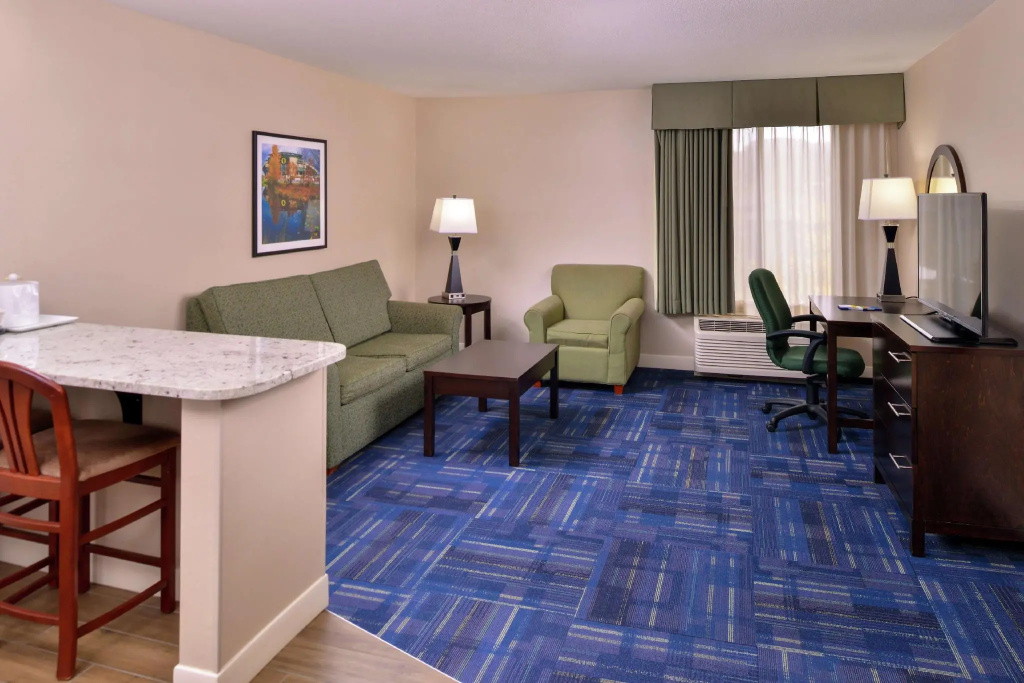 Double Suite (full double bed)