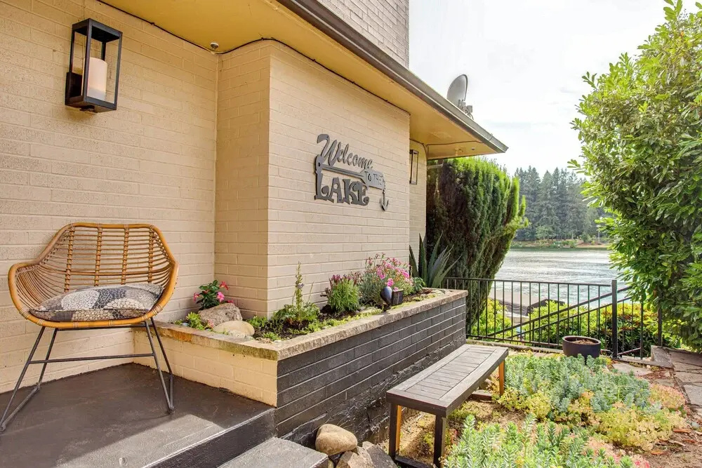 Lake Spanaway Retreat: Home w/ Private Beach!