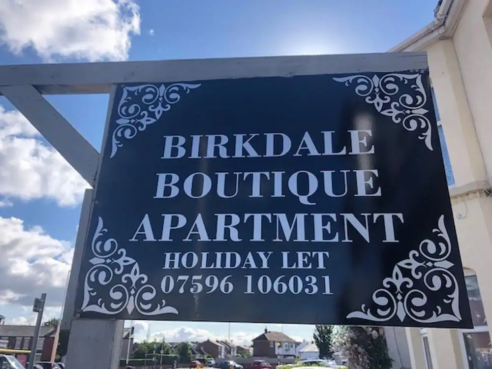 2br-sleeps5-privategarden-freeparking-pets