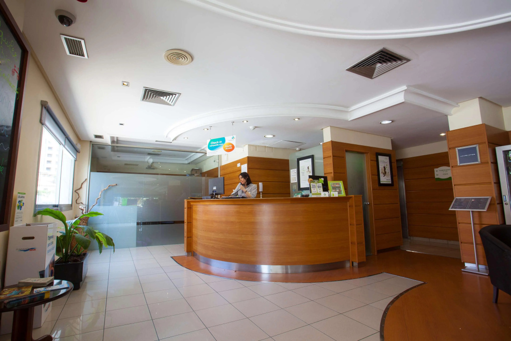 Lobby & Reception