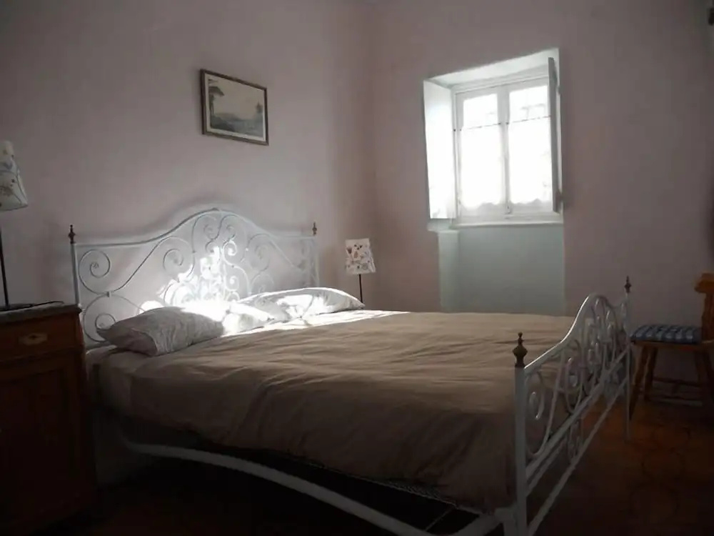 Apartment with partial sea view