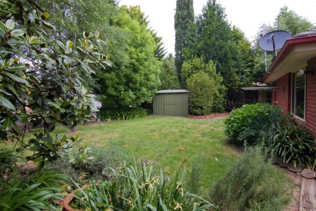 12 Mount Porepunkah Road
