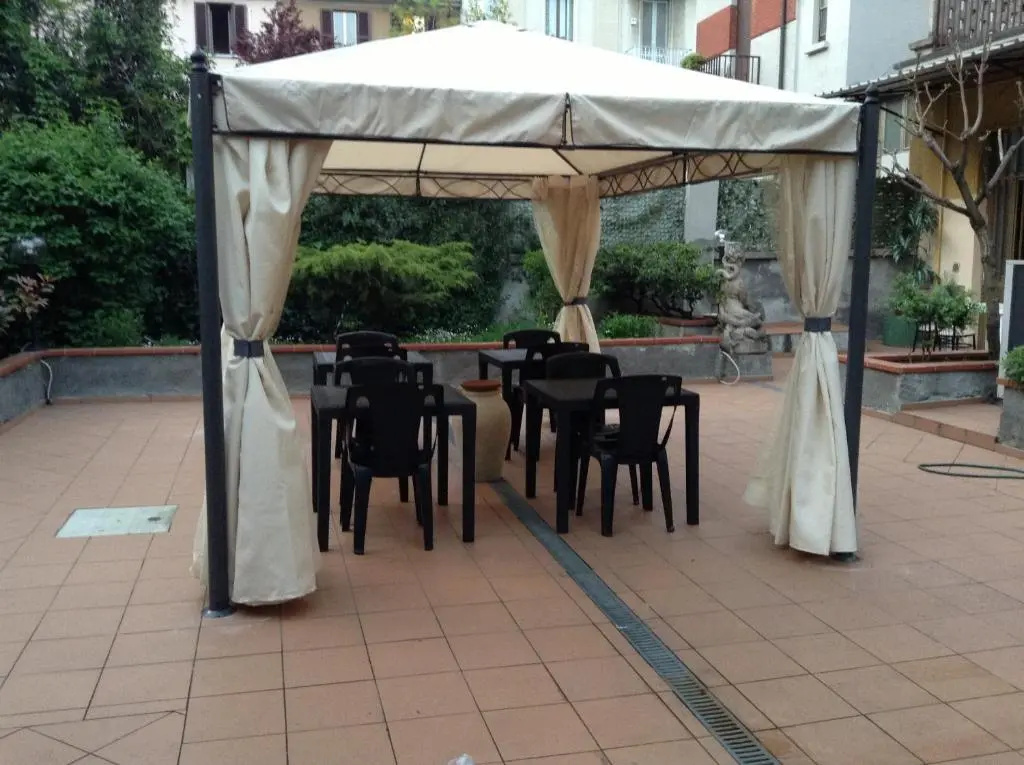 Food & Beverage