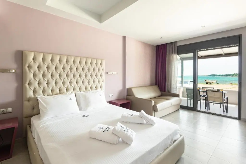 Standard Double room with balcony (full double bed)