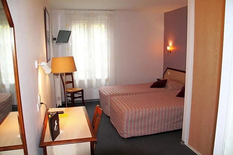 Logis Le Cheval Blanc et Clovis - Chambres
