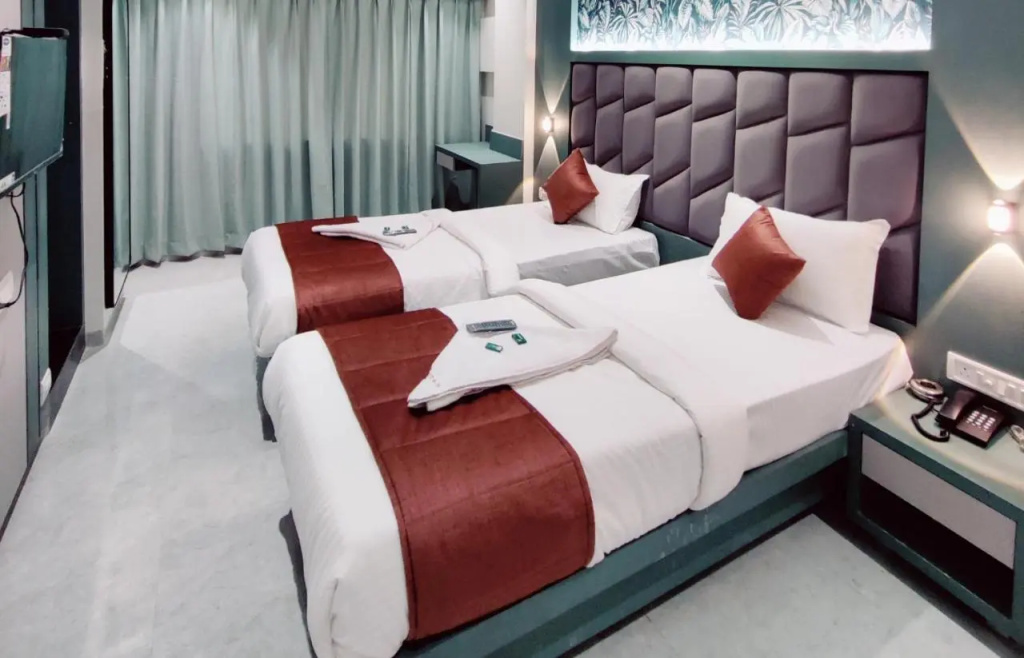 Hotel Everest Residency