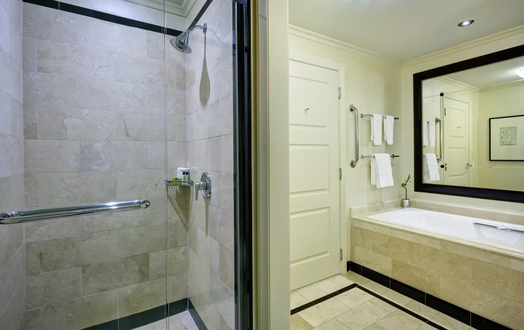 Deluxe Double room (full double bed)