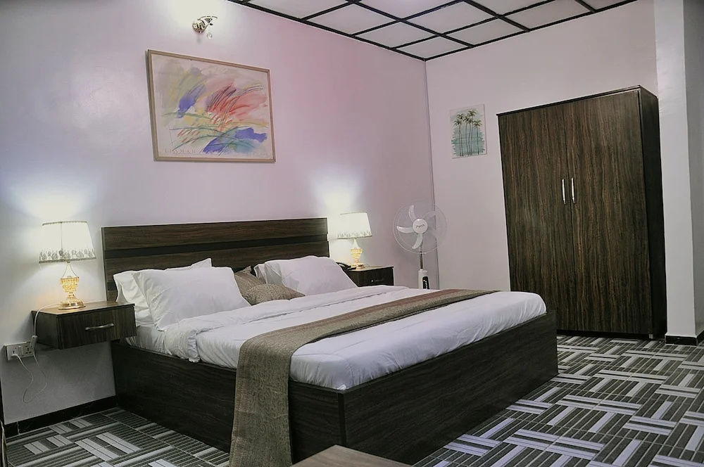Deluxe Suite