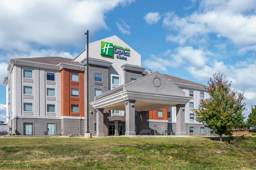 Holiday Inn Express & Suites Morrilton by IHG