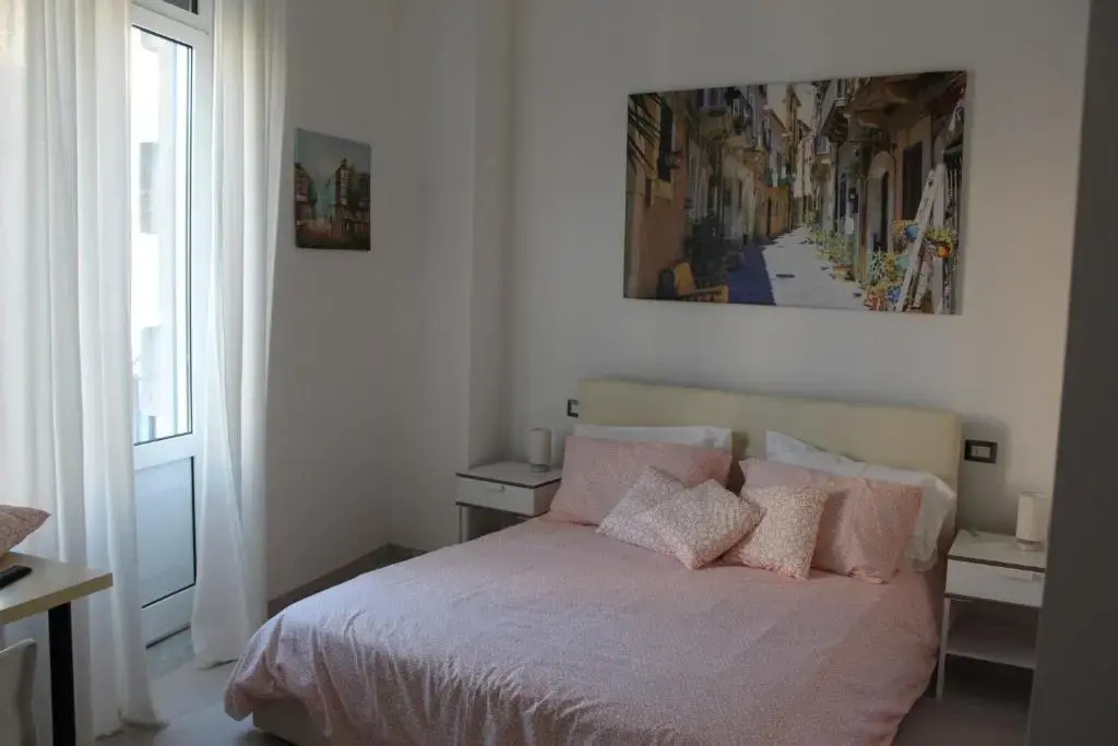 Standard Double room with balcony (full double bed)