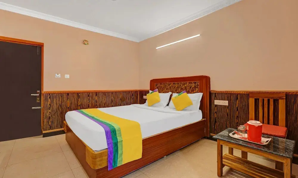 Deluxe Double room with balcony (full double bed)