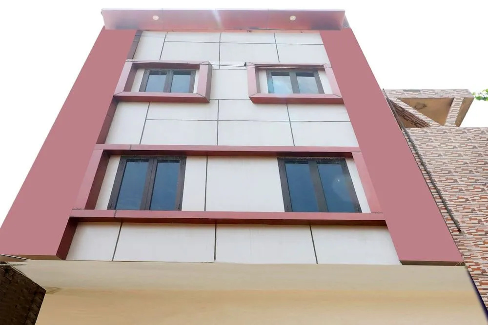 OYO 43966 Jaura Inn