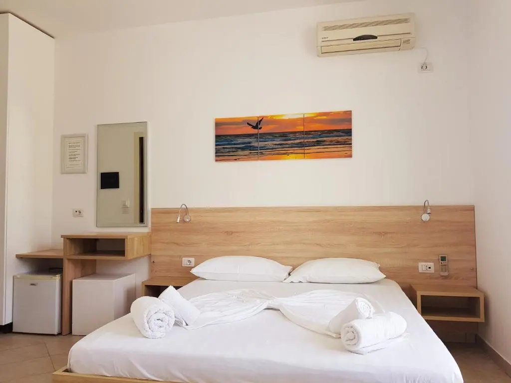 Standard Triple room with view