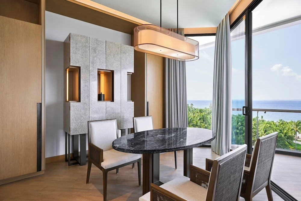 Intercontinental Phu Quoc Long Beach Resort