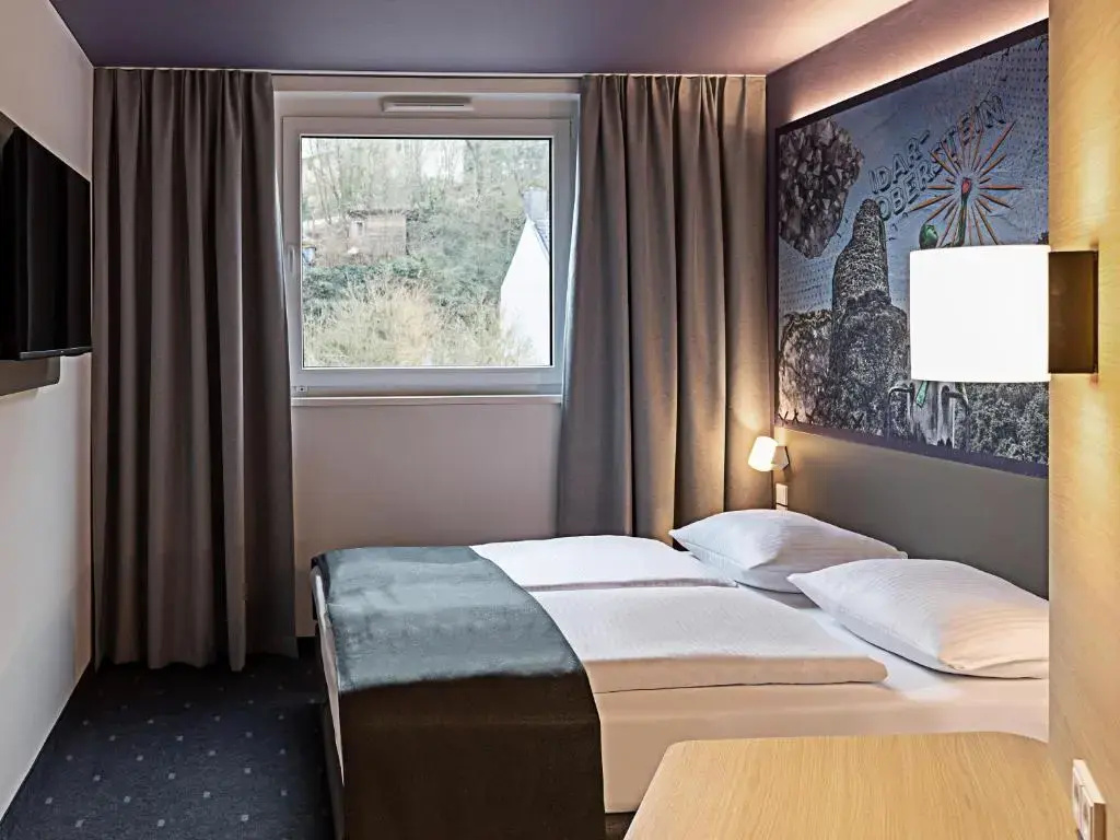 Double room (full double bed)