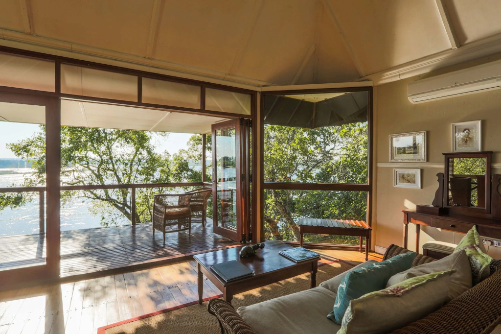 The River Club - Général