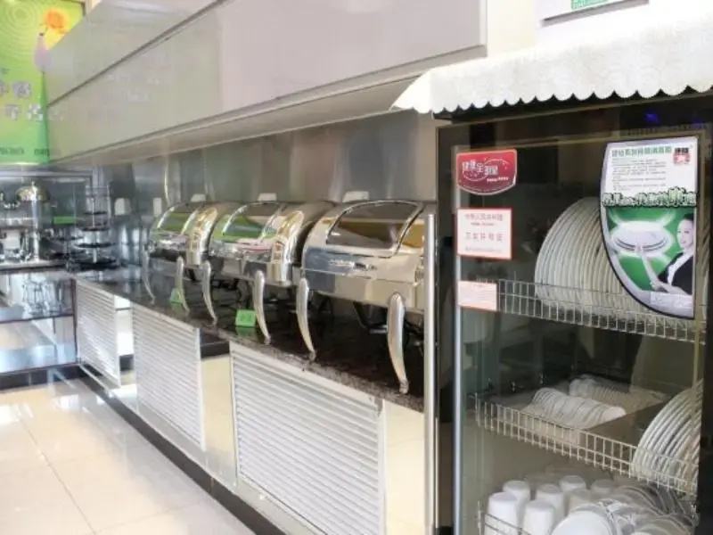 Food & Beverage
