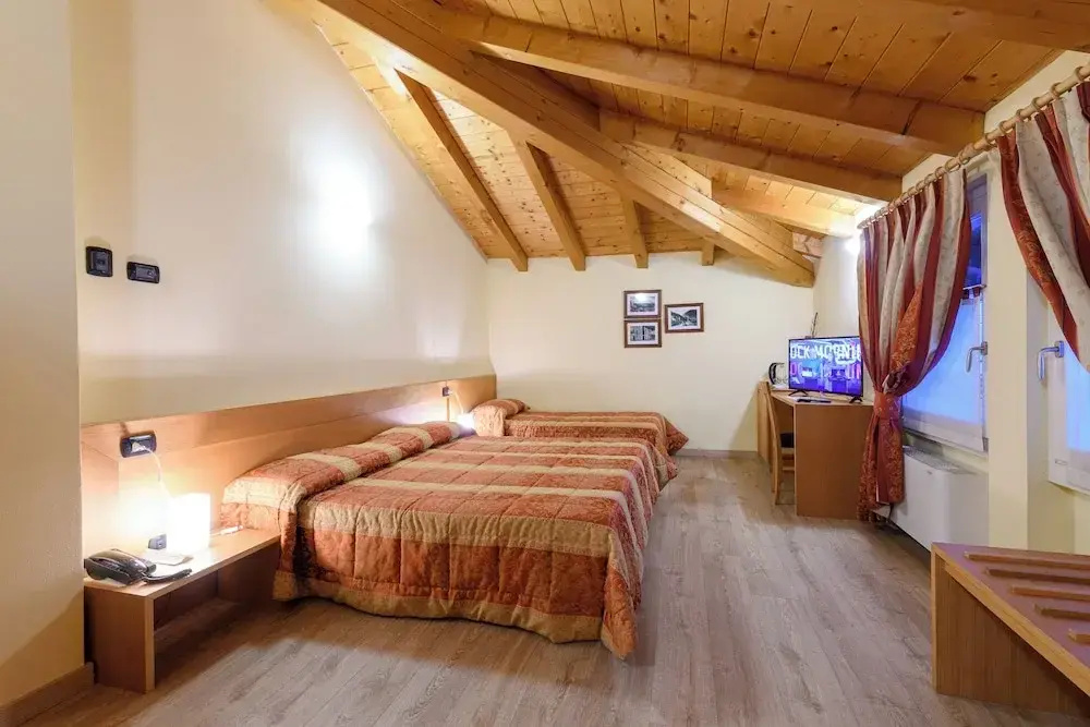 1 Bedroom Superior Triple room