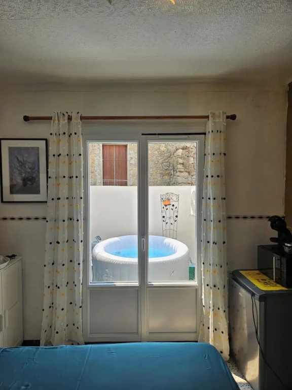 Afficher la photo 8 — Chambre 02 Balcon