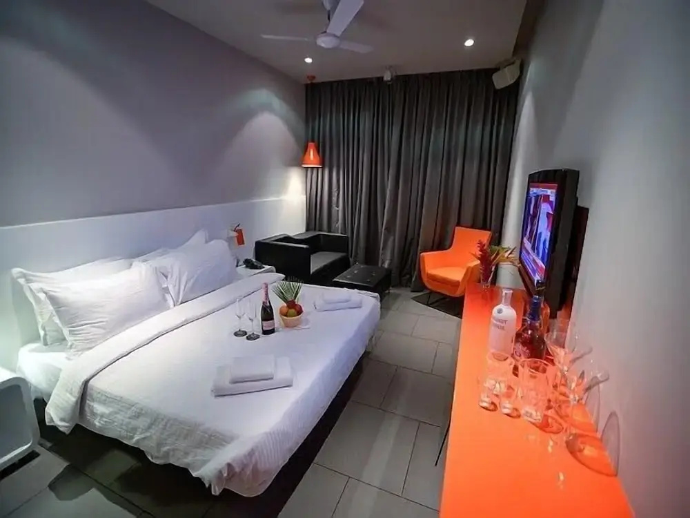 SinQ Party Hotel - Chambres