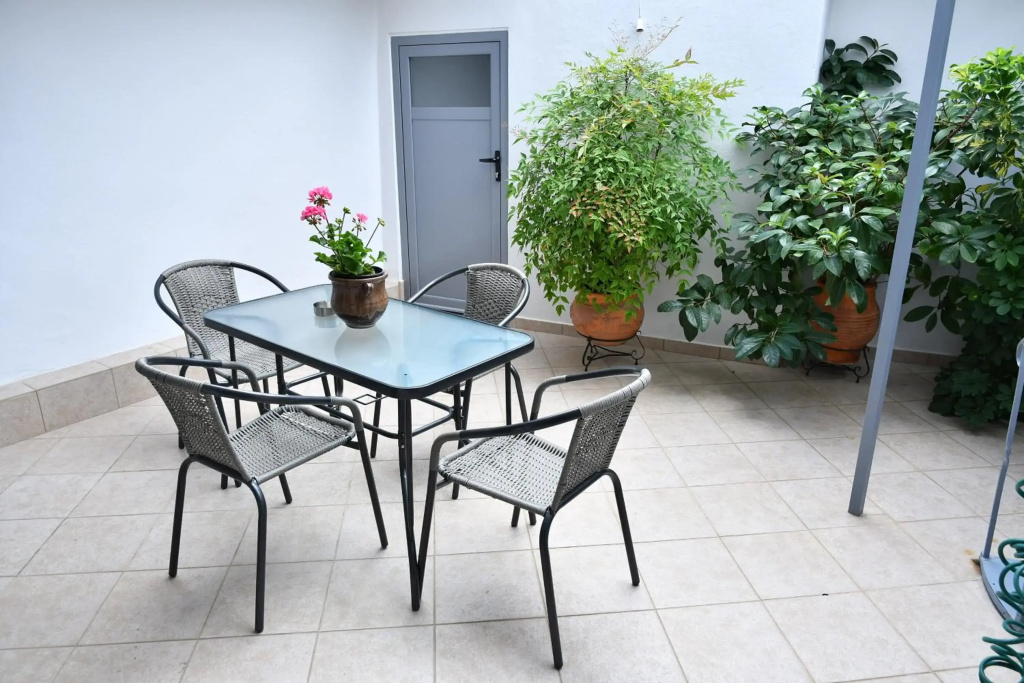 Giorgos House