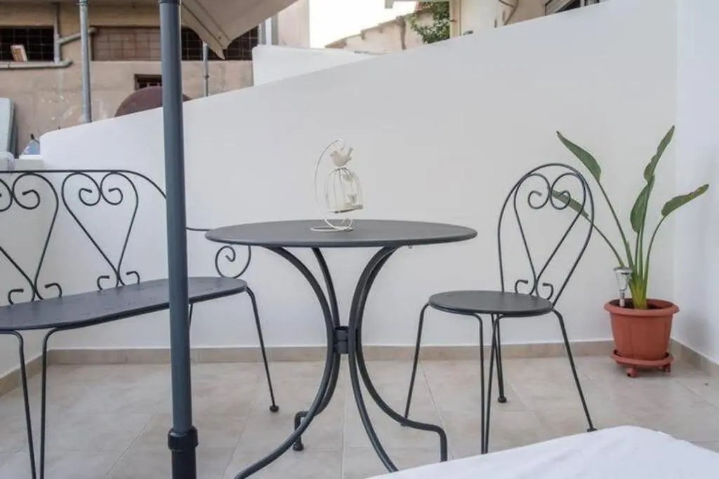 Eliora Studio & Aelia Apartment