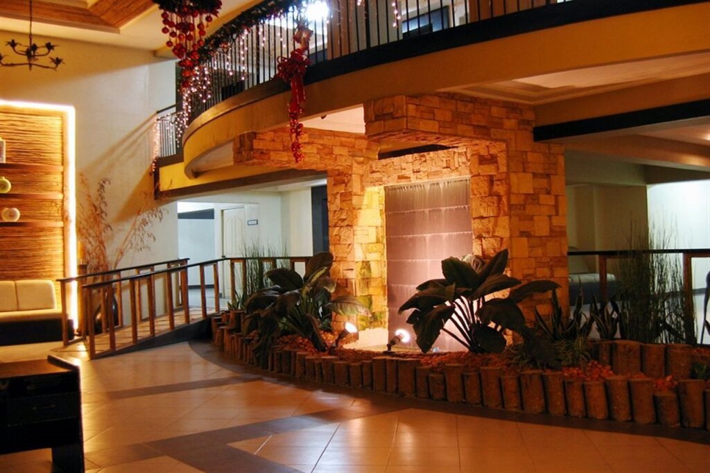 Lancaster Cebu