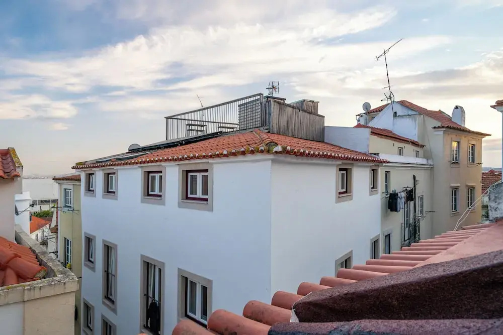 Beco Patacas Perfect Location To Explore Lisbon