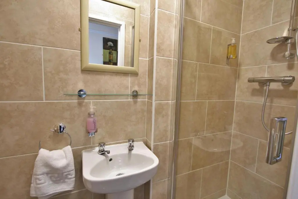 Central Hotel Cheltenham by Roomsbooked - Général