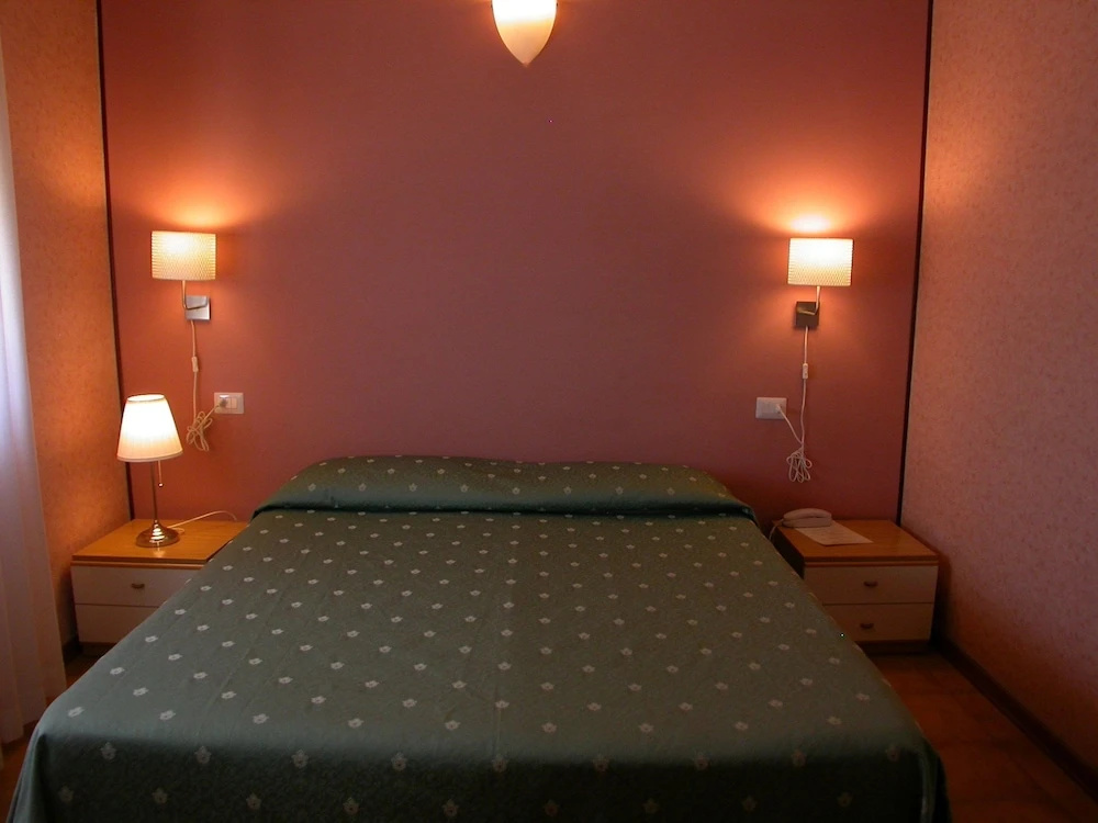 Economy Double room (full double bed)