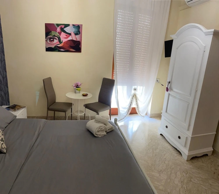Standard Double room with balcony (full double bed)