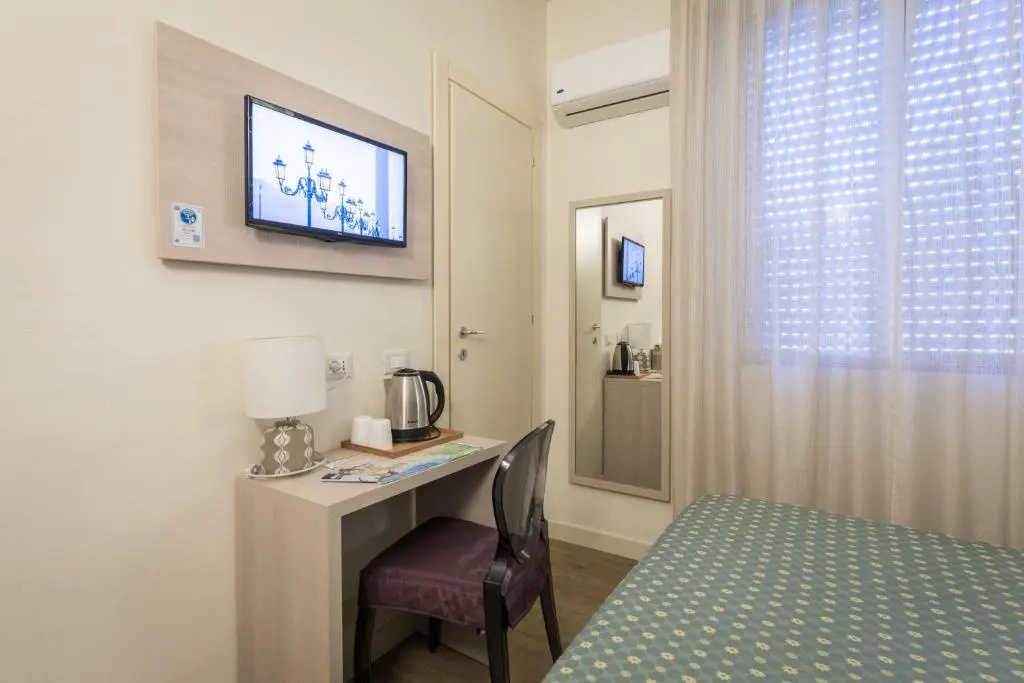 Economy room